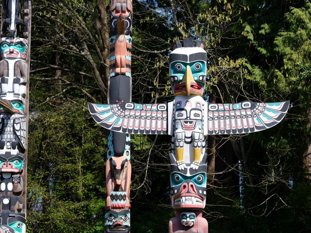 stanley-park-totem-poles